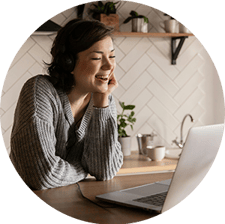 woman-on-laptop